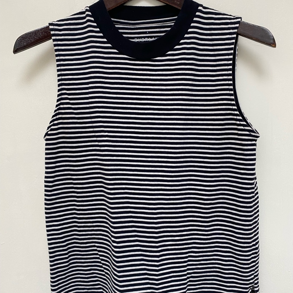 Set of 2 Everlane muscle tanks. NWOT. Never worn.